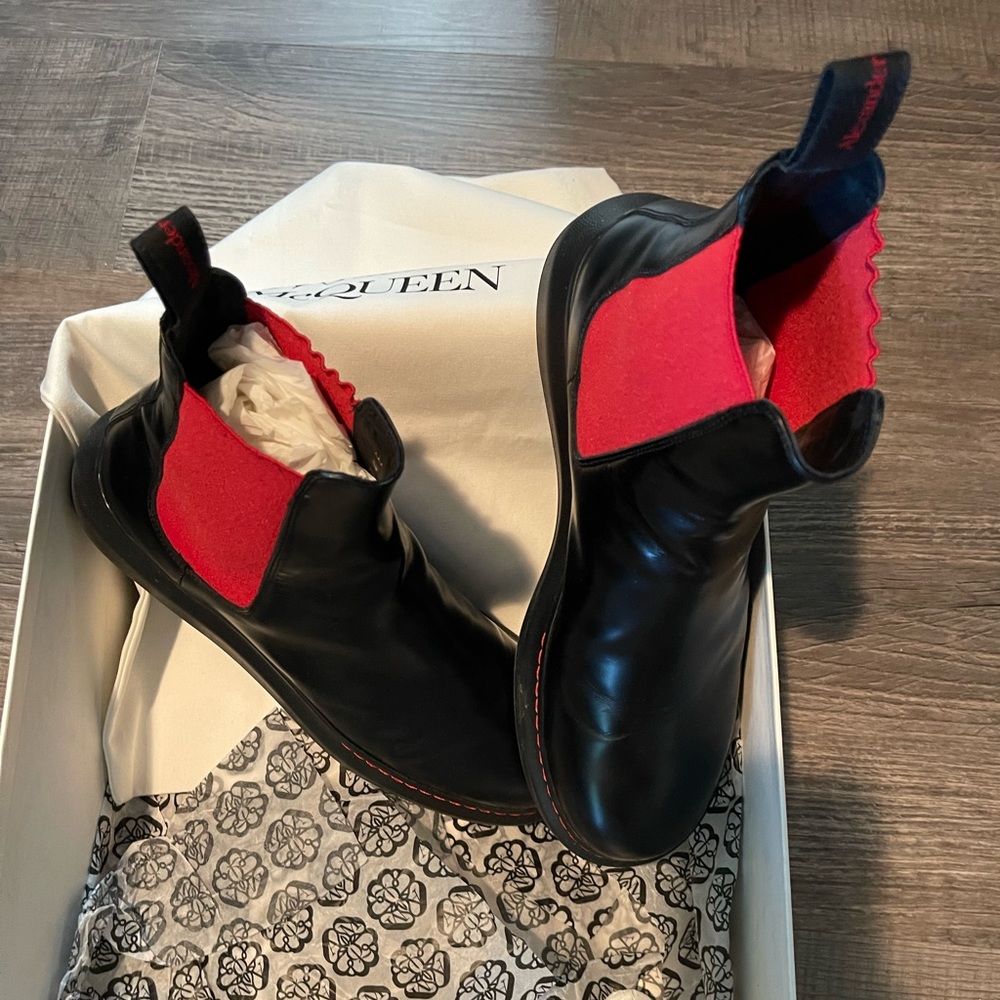 Alexander McQueen Chelsea boot - Picture 2 of 8